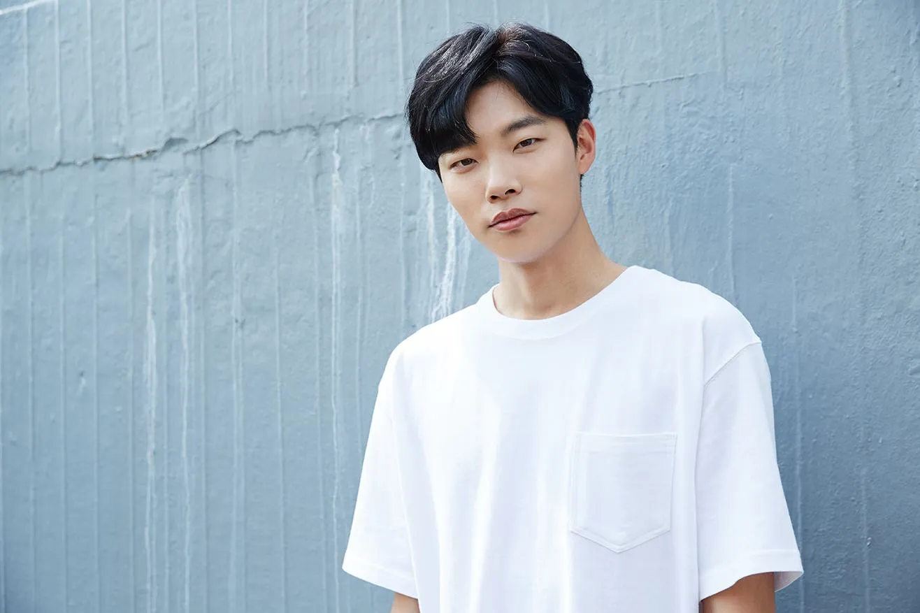 Ryu Jun Yeol sederhana yang mempesona © via koreaboo.com