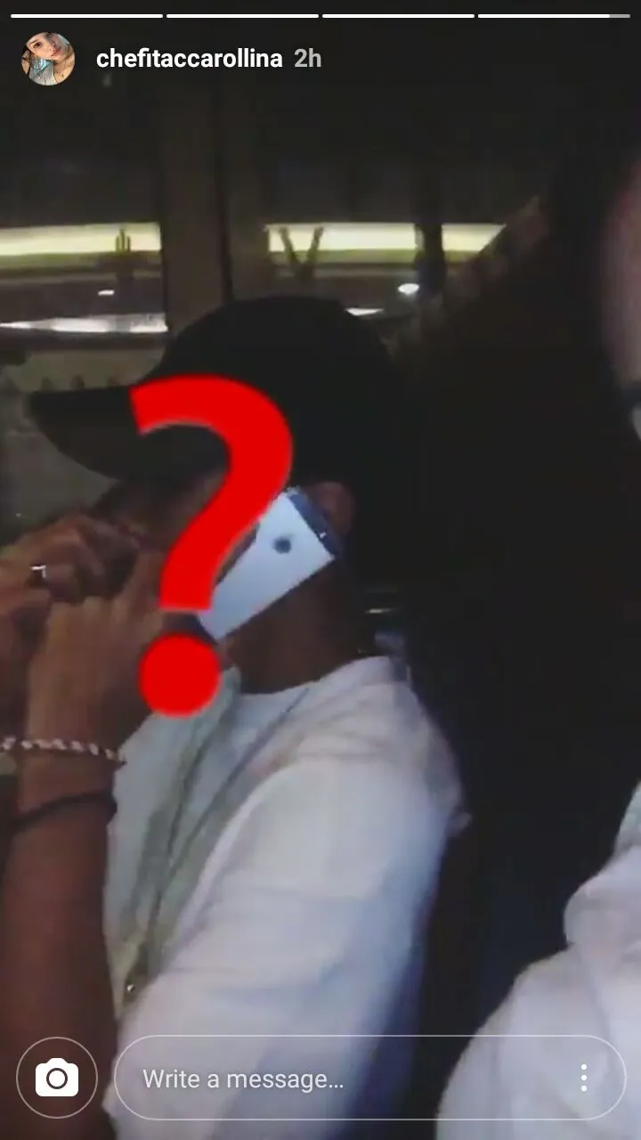 Cincin dan kalung cowok ini sama persis dengan milik Ryuji ©instagram/chefitaccarollina