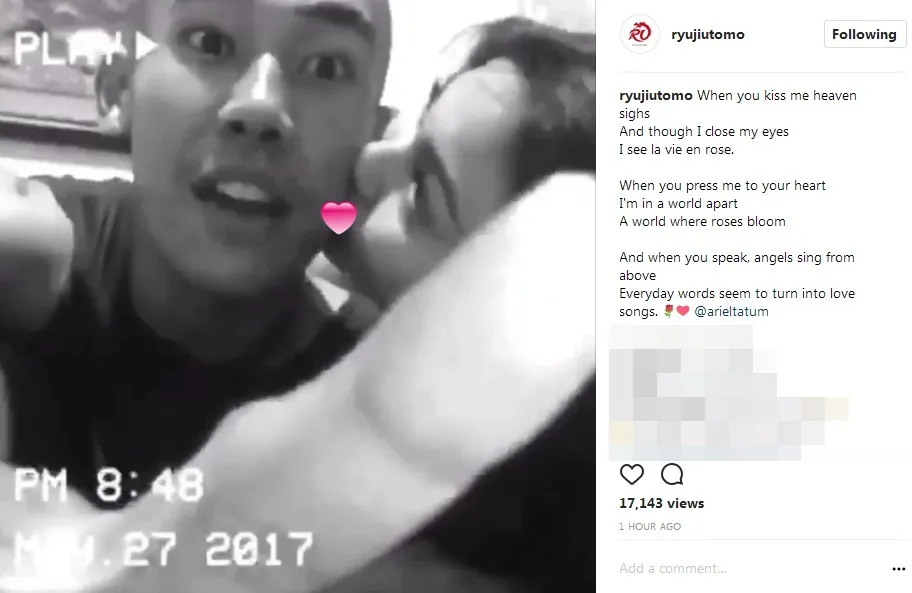 Ryuji dapat kecupan manis dari Ariel ©instagram/ryujiutomo