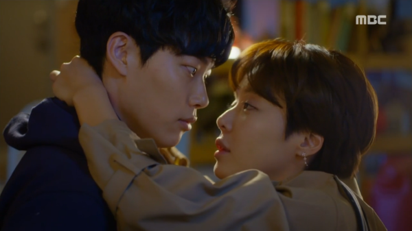 Hwang Jung Eum dan Ryu Jun Yeol dalam drama Lucky Romance. ©soompi.com