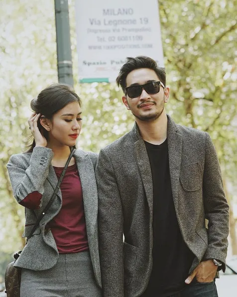 Belum lama ini Jeje Govinda melamar Syahnaz Sadiqah saat berada di Como, Italia. /©instagram.com/syahnazs