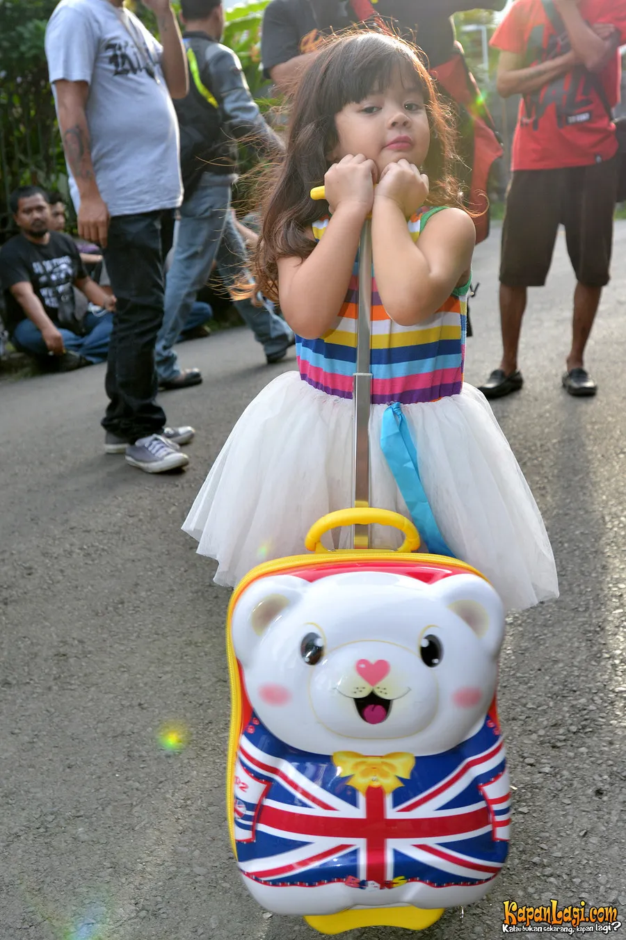 Orang tuanya sering ke luar kota, Safeea pun ada kalanya harus bolos sekolah. ©KapanLagi.com/Bambang E Ros