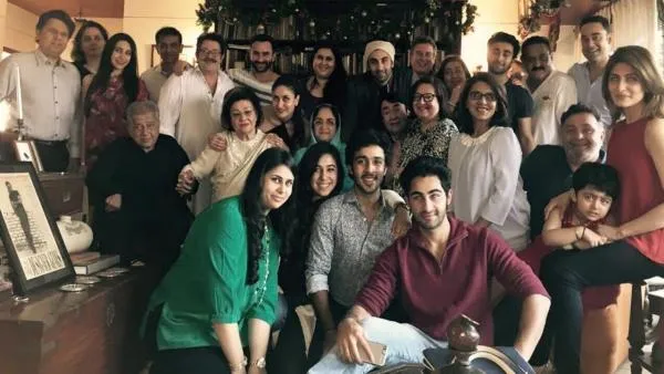 Keluarga besarnya sangat berharga bagi Kareena Kapoor © Pinkvilla.com