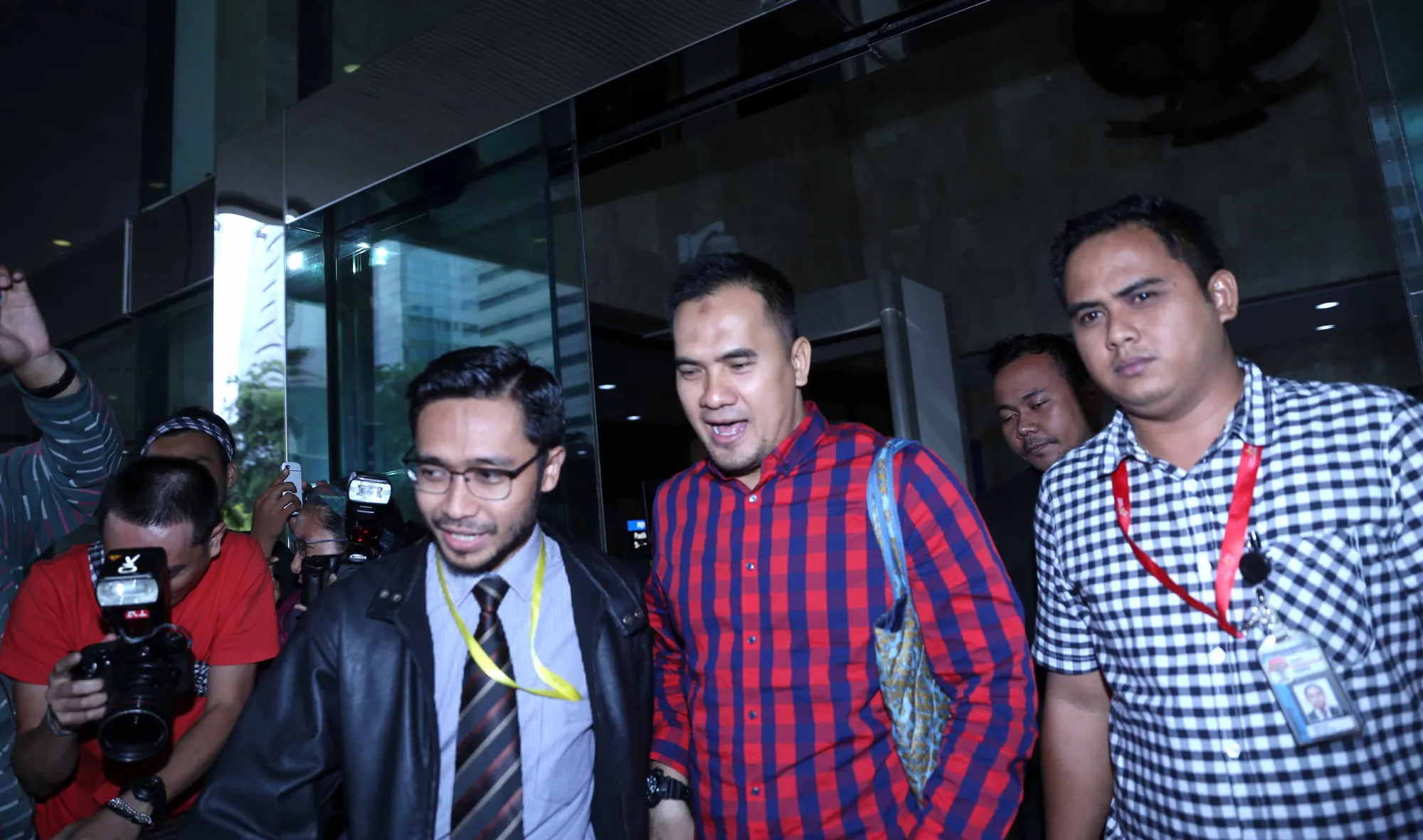 Bang Ipul jalani pemeriksaan di KPK © KapanLagi.com®/Fikri Alfi Rosyadi