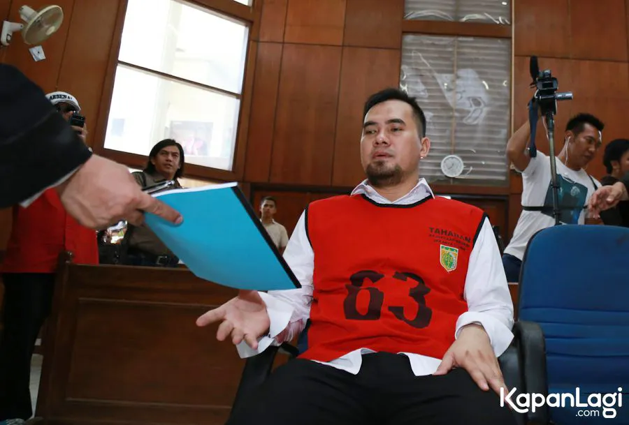 Baca eksepsi, SJ belum mau akui perbuatannya/©KapanLagi.com®/Agus Apriyanto