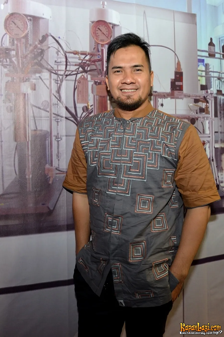 Saipul Jamiell disebutkan dibawa ke Polsek Kelapa Gading karena mencabuli remaja pria berusia 17 tahun. ©KapanLagi.com/Bambang E Ros