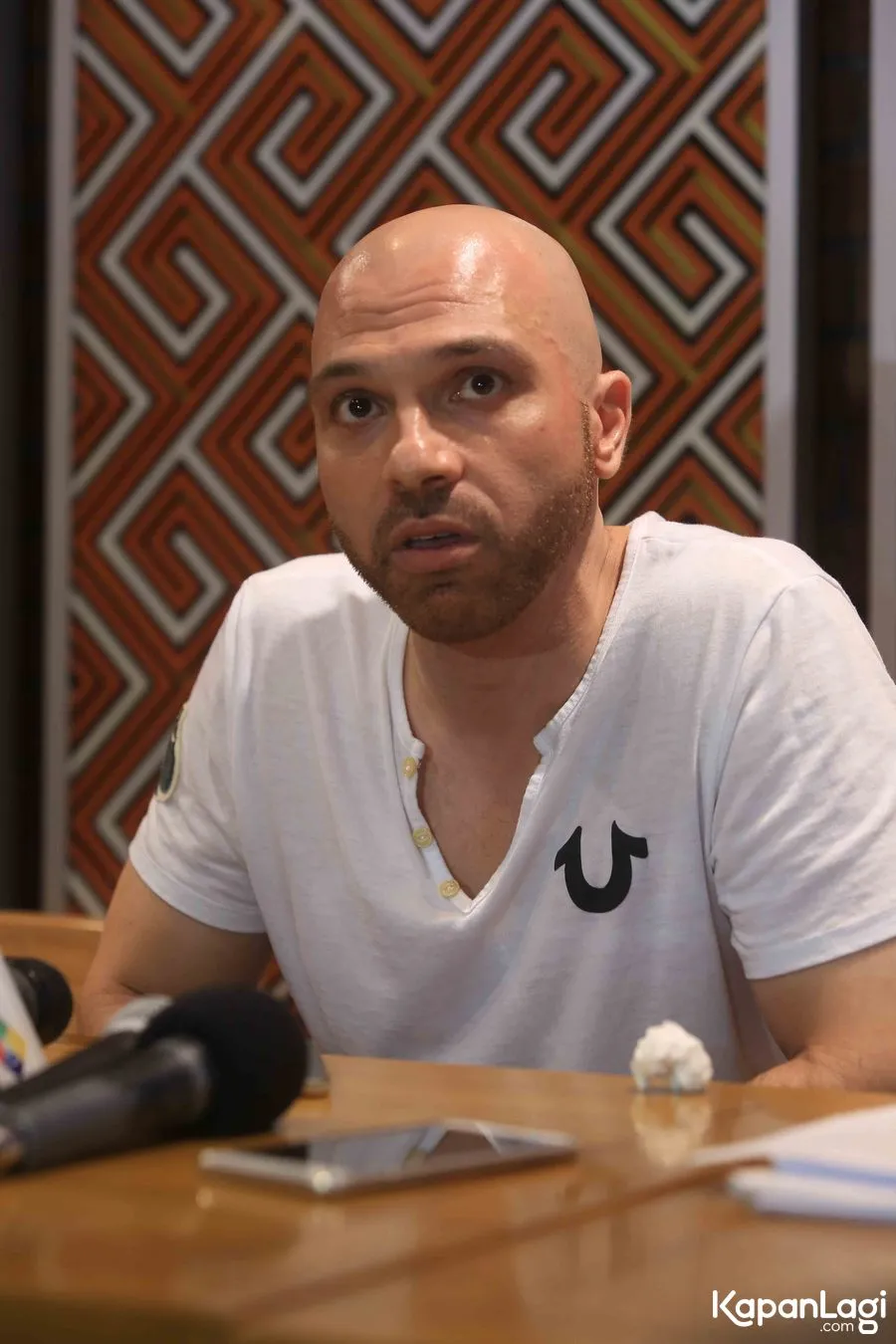 Sajad Ukra mengaku keluarganya sempat menghubungi keluarga Nikita untuk membicarakan soal anak, namun tak ada tanggapan positif. ©KapanLagi.com/Bayu Herdianto