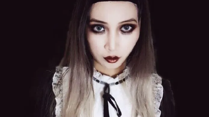 Salah satu orang yang ikut protes secara online © Weibo/Haruka_Ekov