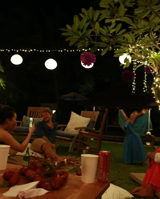 Kinandari pun menunjukkan kebolehannya menari (credit: instagram.com/happysalma)