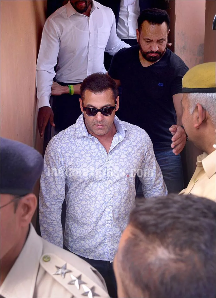Salman mengaku tak bersalah dalam kasus penembakan black buck © Indianexpress.com