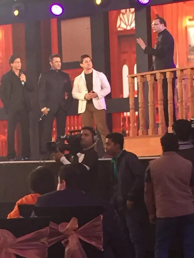 Inilah momen kebersamaan trio Khan. @Indianexpress