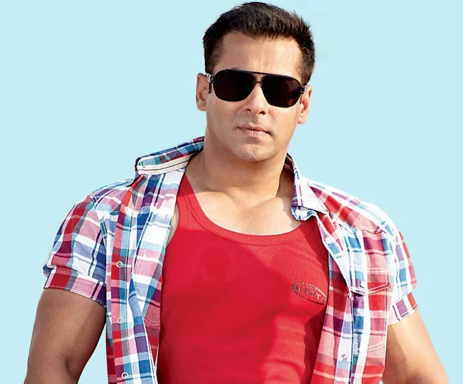 Salman Khan harus selalu pakai masker di lokasi syuting. @filmibeat