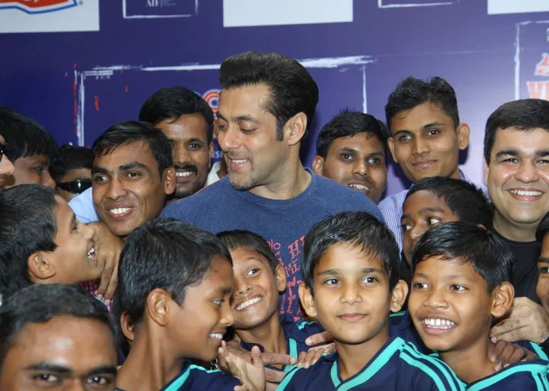 Salman murah hati pada fans ©HerGamut