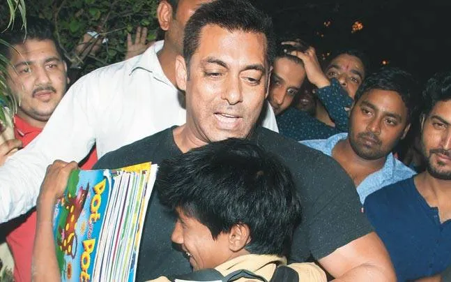 Salman beri beasiswa untuk banyak anak di India ©HerGamut