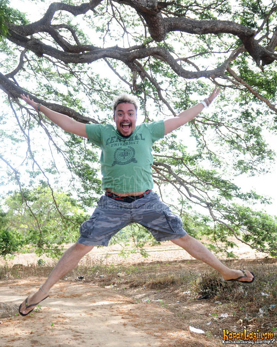 Setelah main dalam film THE LEGEND OF TRIO MACAN, kini giliran Sam Brodie bermain dalam sitkom Otomatis Ngartis