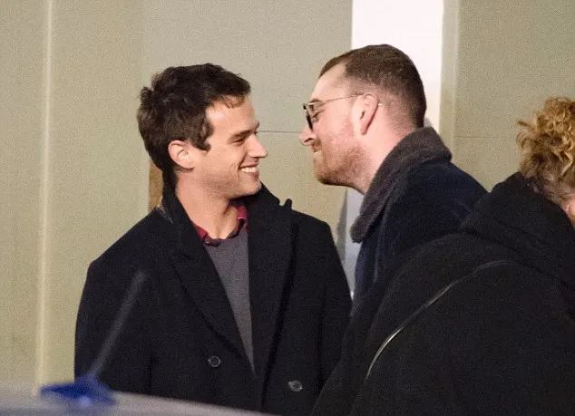 Bahagianya Sam dan Brandon, bagai dunia hanya milik berdua © dailymail.co.uk