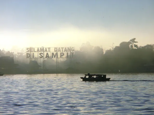 Sungai Mentaya merupakan tempat pembuangan mayat pada konflik Sampit tahun 2001 silam © gendhisblog