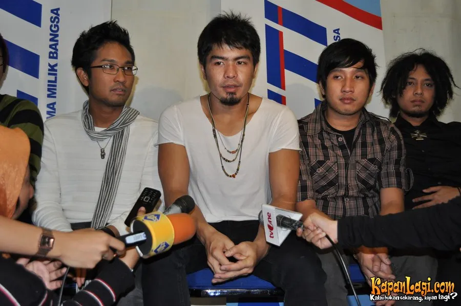 Bams keluar dari Samsons sejak Agustus 2012. 