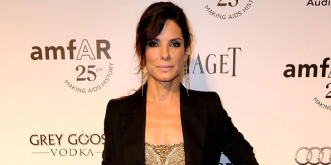 Sandra Bullock  Para Selebritis Ini Punya Ukuran Kaki 