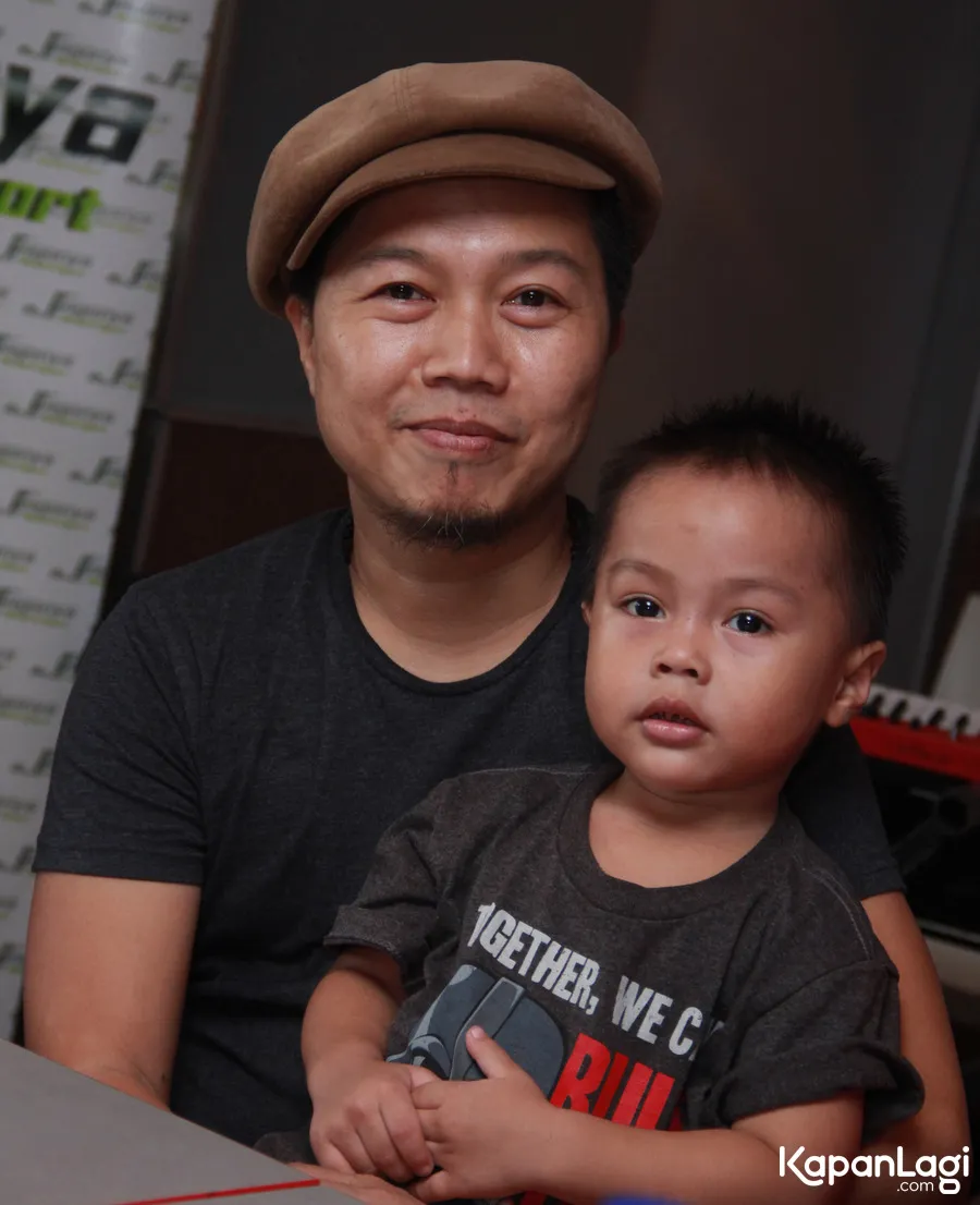 Sandhy Sondoro: Anak adalah cinta saya/©KapanLagi.com®/M. Akrom Sukarya