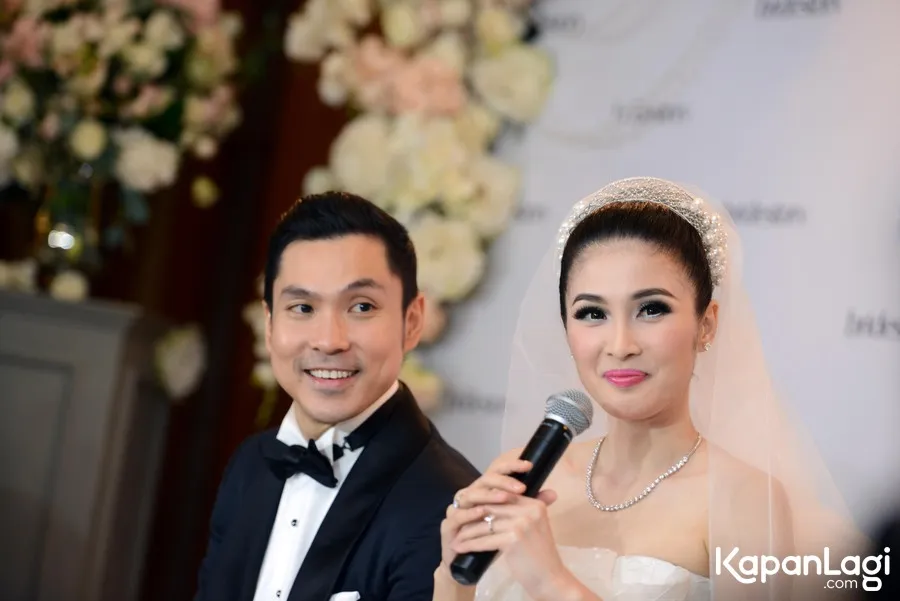 Sandra dan Harvey senang akhirnya menikah © KapanLagi.com®/Muhammad Akrom Sukarya