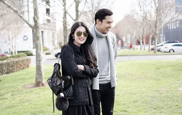 Kemesraan Sandra Dewi dan sang suami quality time berdua. /©instagram.com/sandradewi88