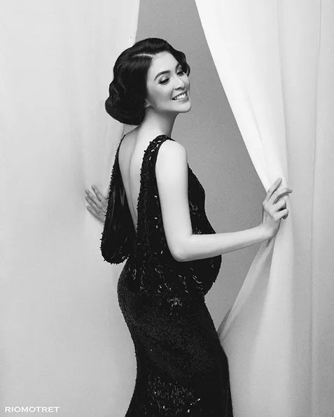 Elegan, Sandra tampil memukau di maternity shoot. /©instagram.com/sandradewi88