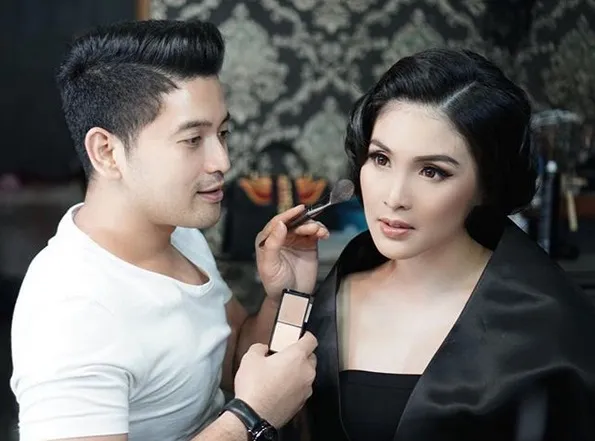 Sandra terlihat semakin cantik saat dirias. /©instagram.com/sandradewi88