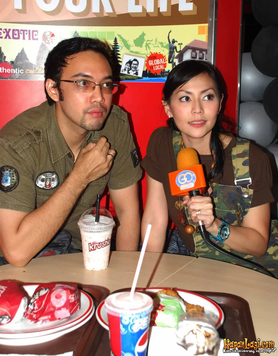 Sandy Tumiwa memilih untuk menjadi mualaf.