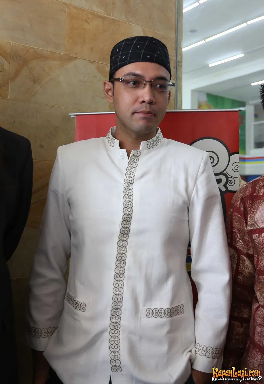 Sandy Tumiwa bakal segera menikah lagi dengan seorang wanita berhijab. ©KapanLagi.com®/Busan