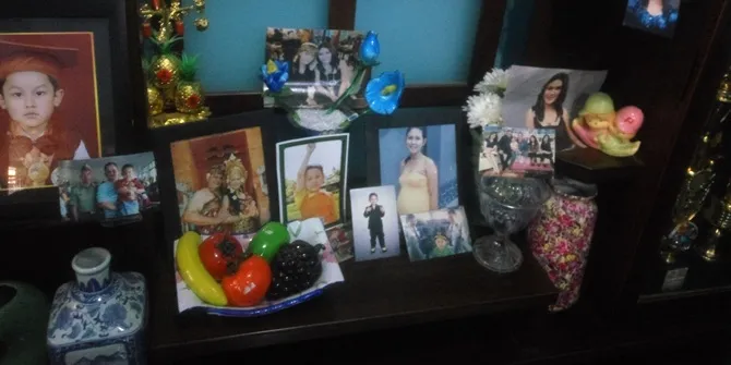 Foto yang terpajang di rumah Clift (credit: Kapanlagi.com)