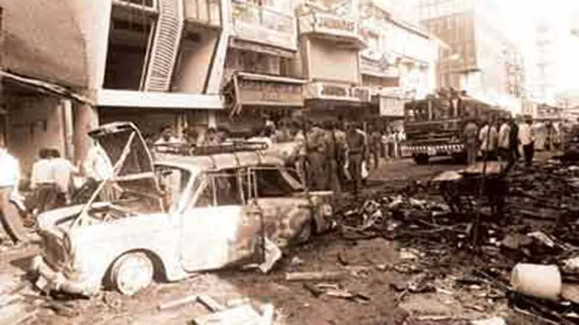 Suasana pengeboman Mumbay 1993 @ jaimaharashtranews.com