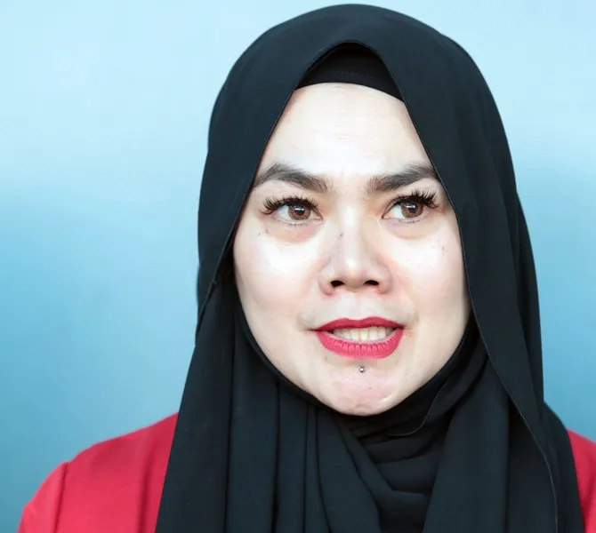 Sarita tak ambil pusing dengan komentar pedas netizen soal tindik di bawah bibirnya. © KapanLagi.com/Muhammad Akrom Sukarya