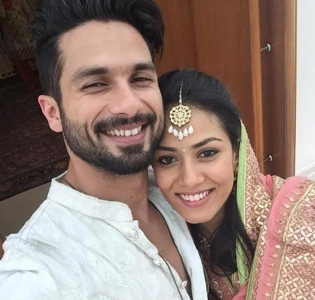 Shahid dan Mira selfie mesra setelah resmi menikah. @pinkvilla