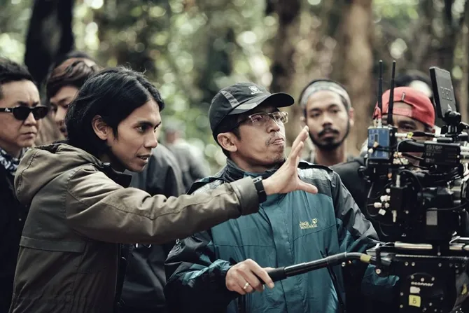Angga Dwimas Sasongko memulai film pertamanya dengan judul 'FOTO, KOTAK DAN JENDELA' (credit: instagram.com/anggasasongko)