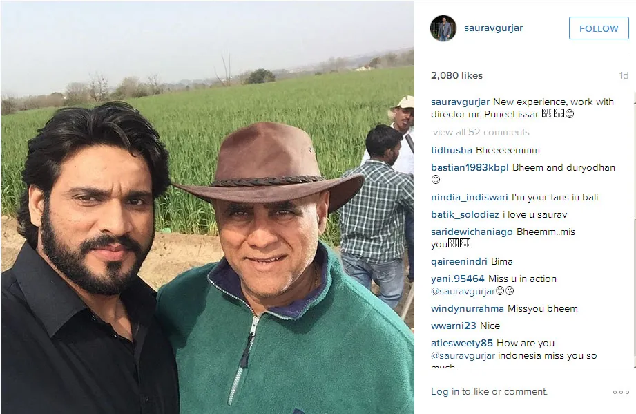 Saurav lagi pamer pose bareng sutradara Puneet Issar © Instagram.com/sauravgurjar