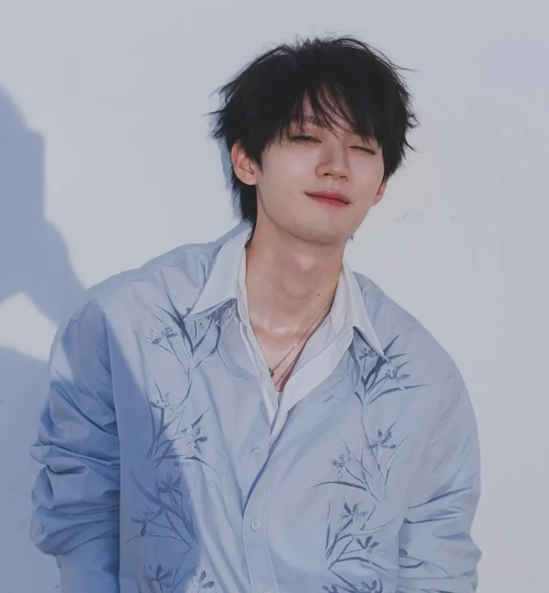 Zhou Yiran - instagram.com/@zrzrzryyy