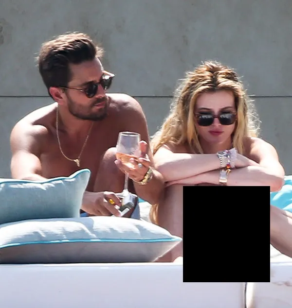 Kourtney merasa malu dengan sikap Scott yang selalu main perempuan © Splashnews/hollywoodlife.com