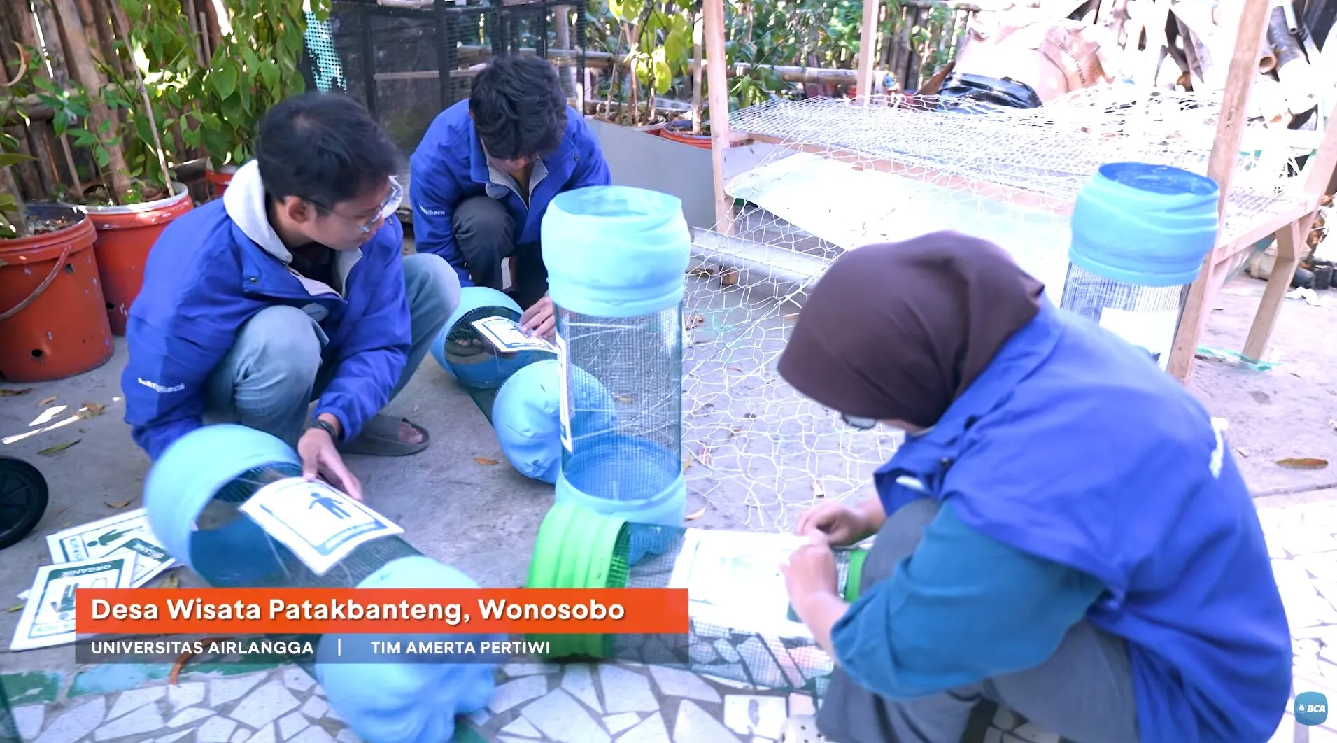 Tim Amerta Pertiwi menjalani pengabdian di Desa Wisata Patakbanteng. 