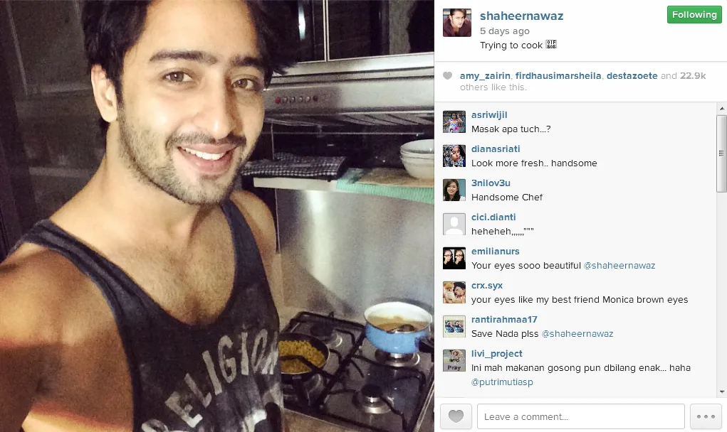 Shaheer masak sendiri di apartemennya. @instagram.com/shaheernawaz