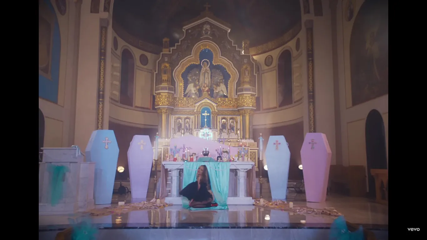 youtube.com/Sabrina Carpenter