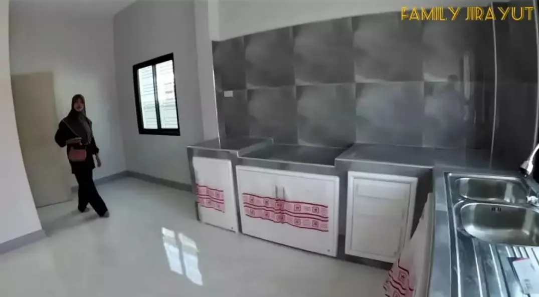 Potret dapur rumah Jirayut (Sumber: YouTube/Family Jirayut)