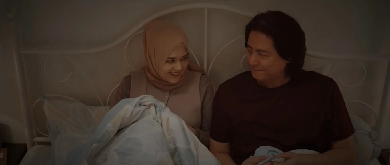 Mala dan Irfan hendak menikmati malam pertama.