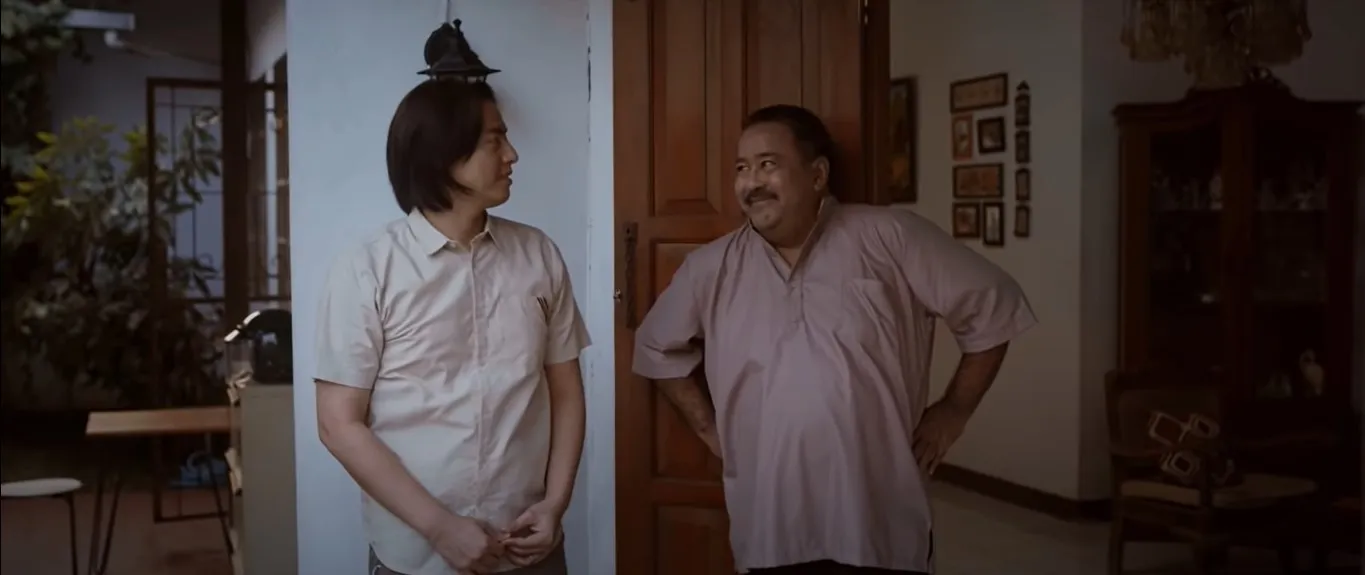 Irfan dan Bambang dengan dinamika relasi tinggal seatap.