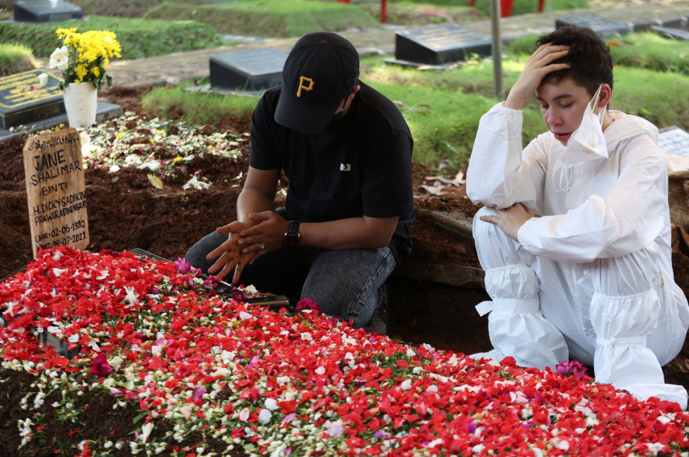 Jane Shalimar's Funeral - Budy Santoso © KapanLagi.com