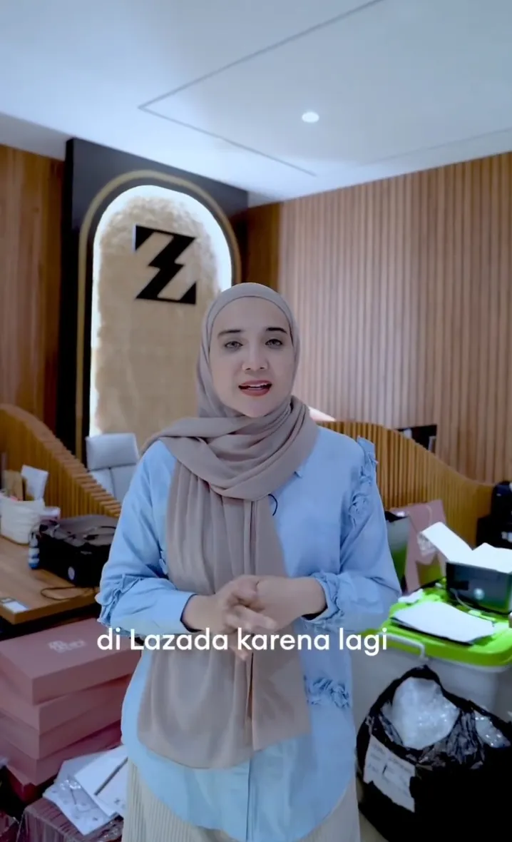 Lantai Duanya Merupakan Butik Milik Zaskia