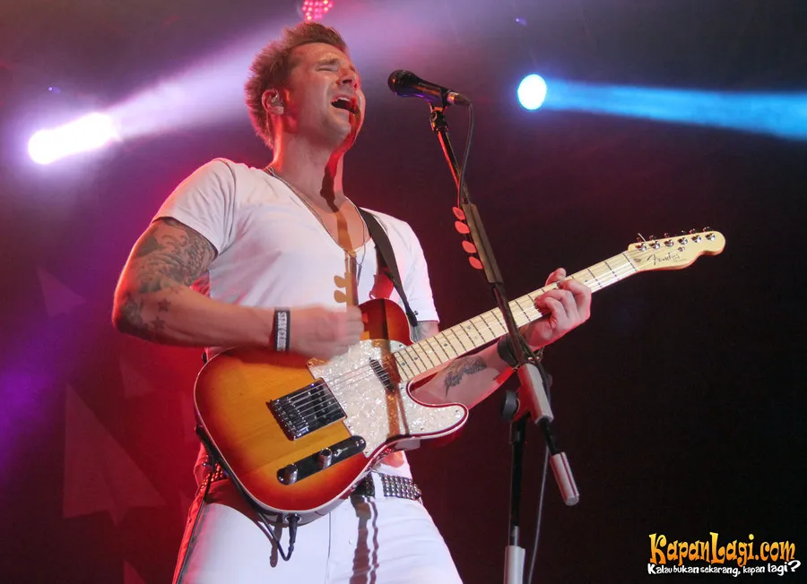John Vesely sukses ajak Senayan paduan suara ©KapanLagi.com®
