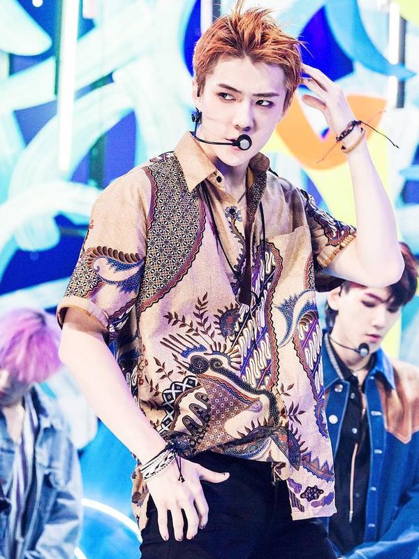 Ada motif batik parang di kemeja Sehun © SBS