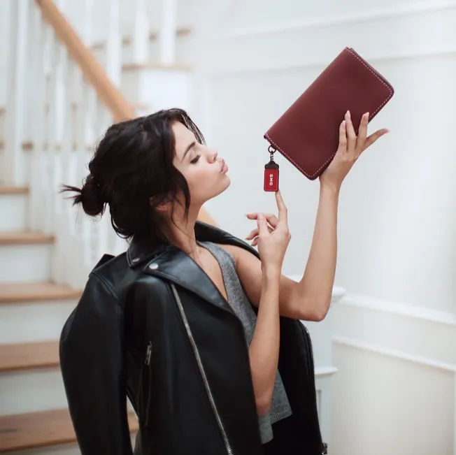 Selena Gomes umumkan berita jadi brand ambassador 'COACH'. /©instagram.com/selenagomez