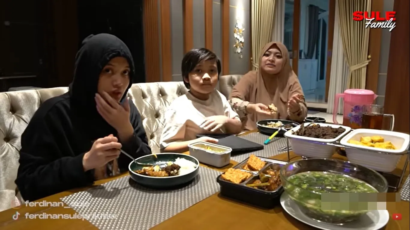 Putri Delina (credit: SULE FAMILY YouTube Channel)
